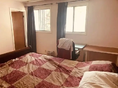 Edgemont NW upstairs master ensuite 2room incl utility EZtransit Image# 1