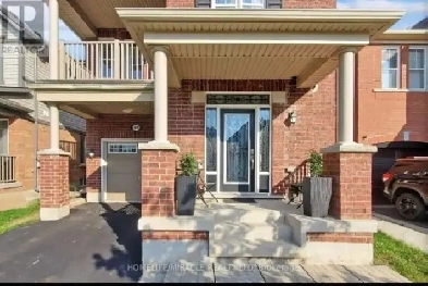 Full y furnished Large Upper-level room for rent Image# 1