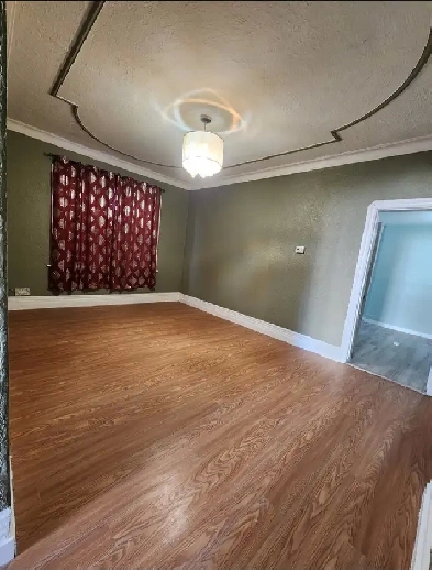 Remodeled renovated 5   2 bedrooms Available for March 1st Image# 1