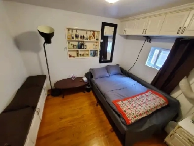 Room available at the heart of Toronto Image# 1