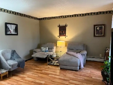 REDUCE DEP Lower mount royal 2 bedroom aprt,balcony$1350/m elect Image# 10