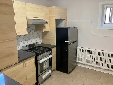 2 brd, 1 bath for rent. Corso Italia, steps from bus Image# 1