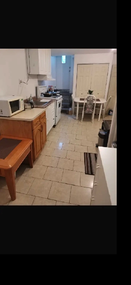 3 1/2 à louer 1er juillet Image# 1