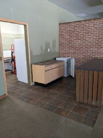 COMMERCIAL 4500 sf SPACE FOR RENT Image# 4