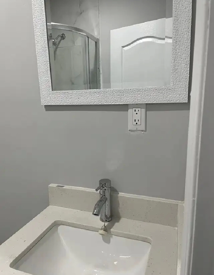 a shared frunished room for rent