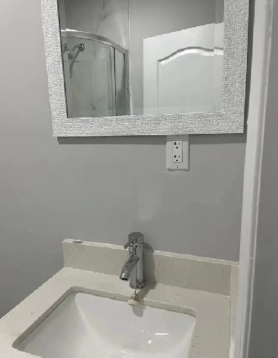 a shared frunished room for rent