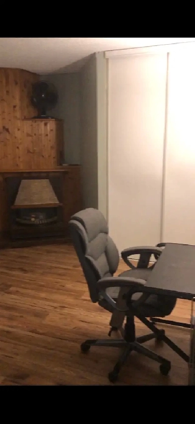 Room with private bathroom for working professionals ! Image# 1