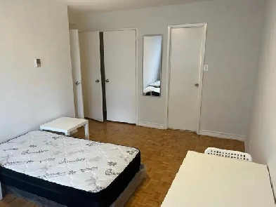 FURNISHED BEDROOM FOR RENT IN UPTOWN (YOUNG & EGLINTON) Image# 1