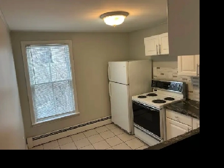 Yale Street - One Bedroom Image# 1