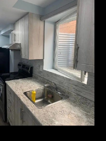 2 Bedroom Legal Basement - 2 parking spots