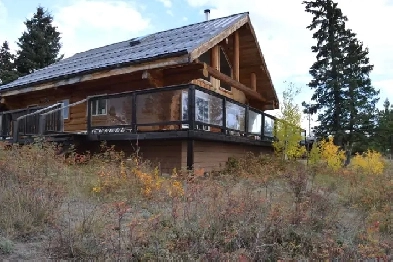 4.37-acre retreat on Alexis Lake,a hidden gem in the Chilcotin!