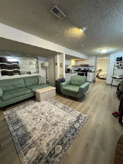 Lease 1 Br   Den Apartment( Low Price ) Image# 1