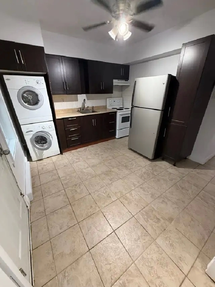 Lasalle:Beau 3 1/2, 1er étage, 4 électroménagers, libre