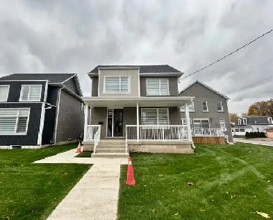 ALL UTILITIES INCLUDED 4 Bed 3.5 Bath Unit in Niagara Falls! Image# 1