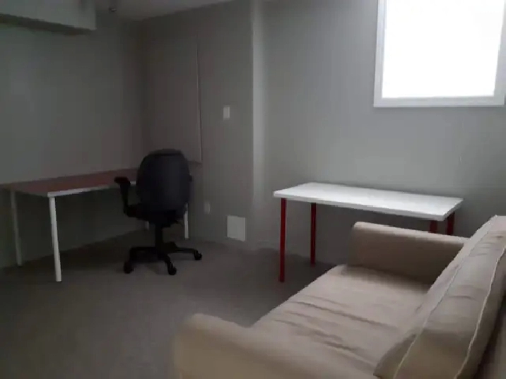 ROOMS FOR RENT- NORTH OSHAWA, WALKING DISTANCE TO DURHAM COLLEGE