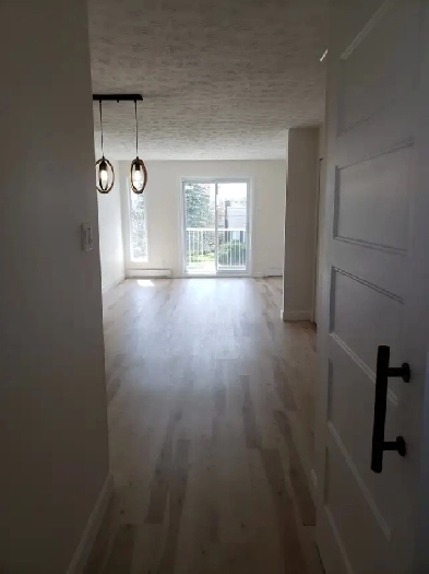 Magog...superbe 5 1/2 lumineux! Image# 1