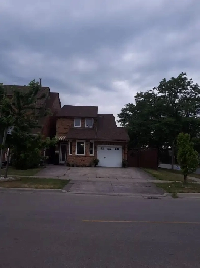 3 Bedroom House for RENT Image# 1