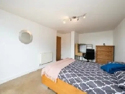 Furnished spacious Room for rent Steps to Yonge St , Aurora $850 Image# 1