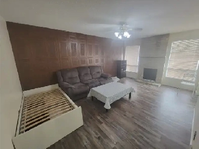 HOUSE AVAILABLE FOR RENT (IN MAPLES) Image# 1