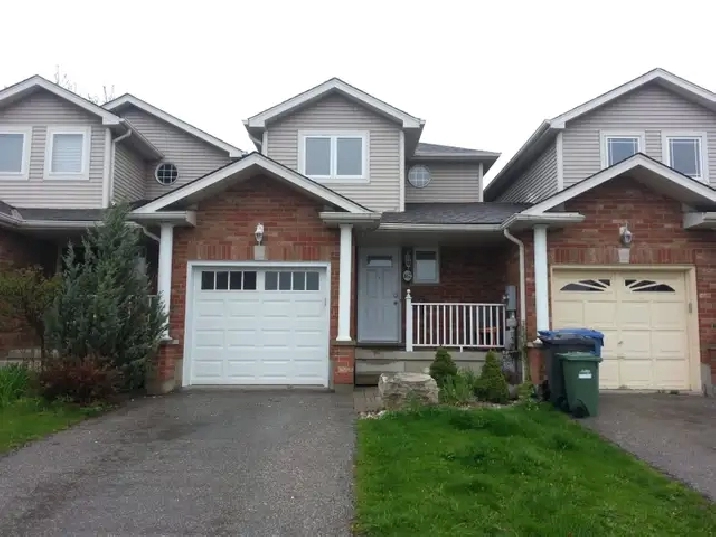 3 bedrooms in shared townhouse for rent $2100/month inclusive
