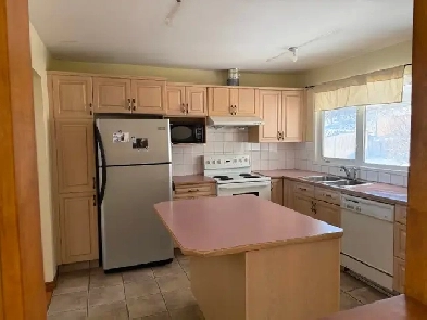 64AVE 4ST NW Bi-level upstairs for rent(T2K 4H9). Image# 4