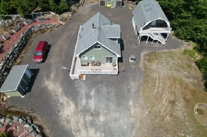 Home in Labelle/ Molega on 27 acres!