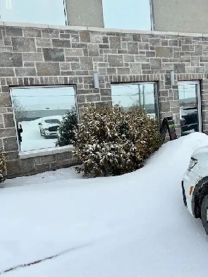 Bureau avec Garage Commercial à louer à Gatineau