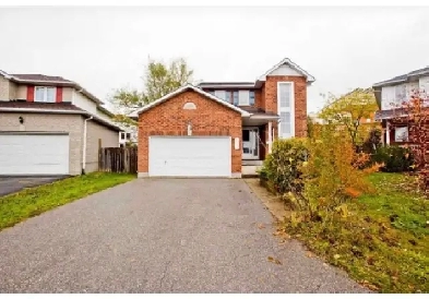 WALK TO CAMPUS – 5 BEDROOM STUDENT HOUSE – MAY 1 Image# 1