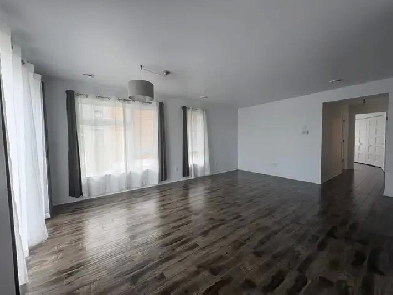 Beau 4 1/2 Urbanova, 1er mai, 1900$/mois, électros inclus Image# 1