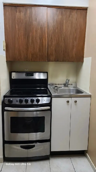 Bachelor Suite near Kingsway Mall, NAIT Campus & LRT Image# 3