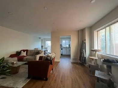 3 Bedroom, 3 Bathroom Townhouse for Rent Central Mississauga