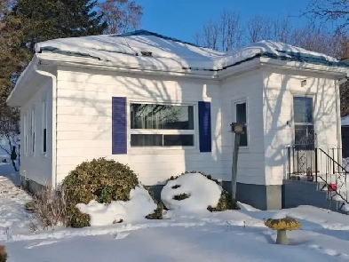 Bungalow for sale by senior: