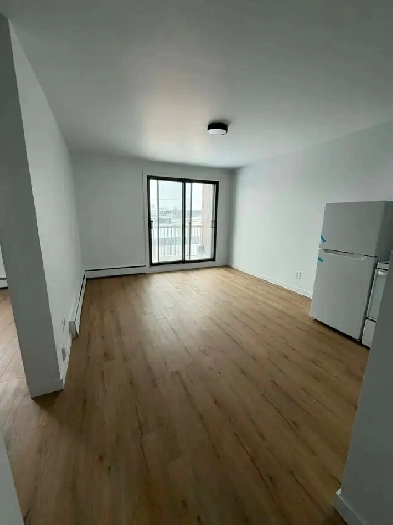 Deux et demi à louer à Ste Foy pour juillet