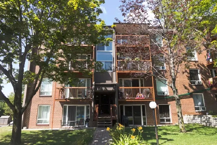 4 1/2 Charlesbourg - Henri-Bourassa -Place Gilbert - 1er mai