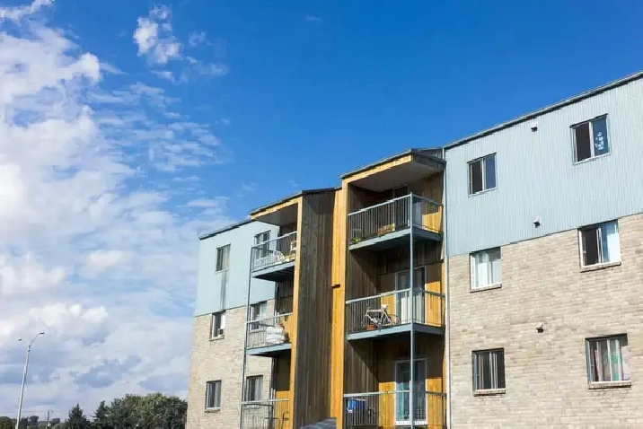 4 1/2 Charlesbourg Place Gros Pin mars ou octobre