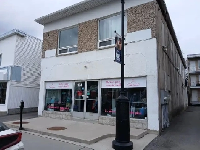 Local rue Lindsay a louer