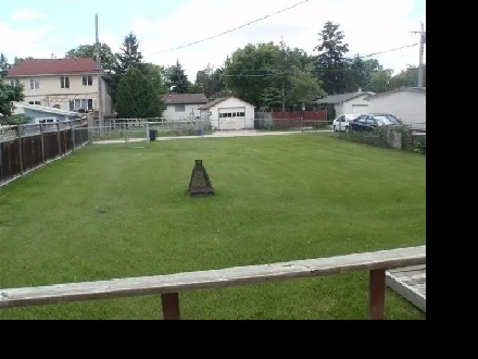 Just beside U of M,  3 bedrooms whole house for rent Image# 8