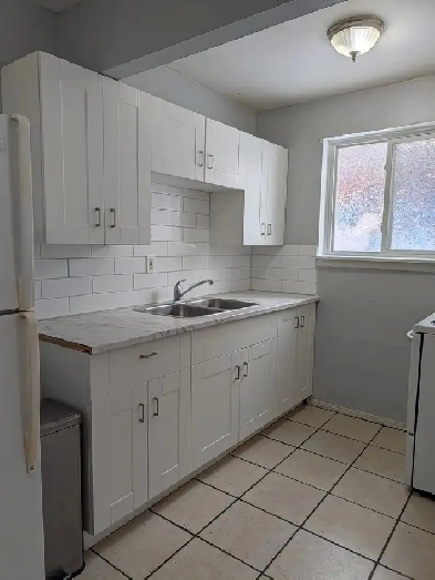 Updated Spacious 2-Bedroom apartment in London for rent Image# 1