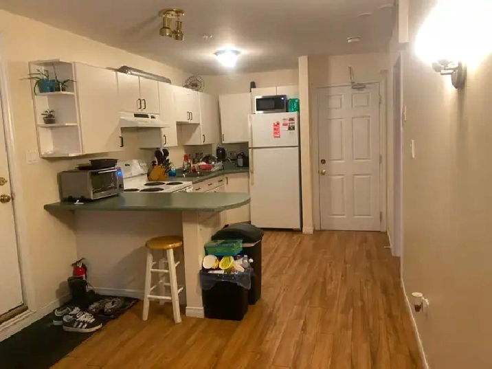 SUMMER SUBLET AVAILABLE! (May 1st – August 31st) $500/month