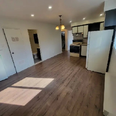 4½ lumineux entièrement rénové à Longueuil – 1er juillet Image# 1