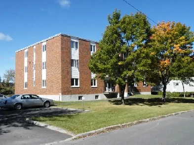 Charny, près de tout, 4½ disponible à partir 1er août 2026