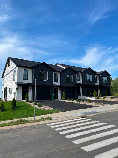FOR RENT: 2 Bed Townhome Apartment in Wolfville May 2026