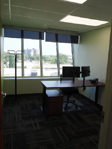 Want an office to wow your client with amazing Niagara views? Image# 2