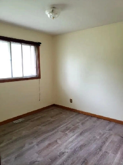 Looking to rent for student’s girls  only Image# 1