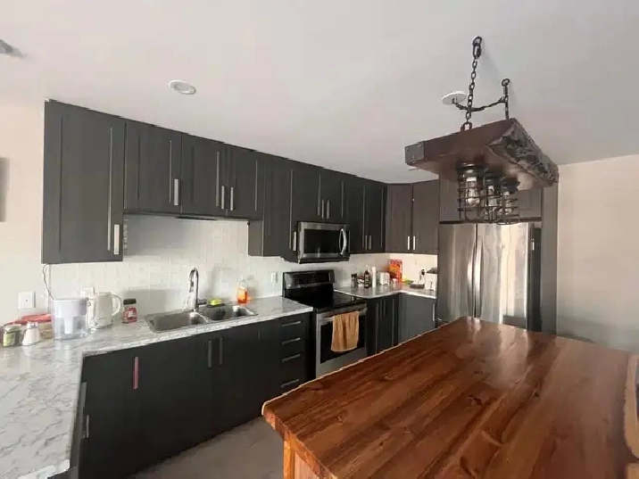 Private Large Room in a Fairly New House