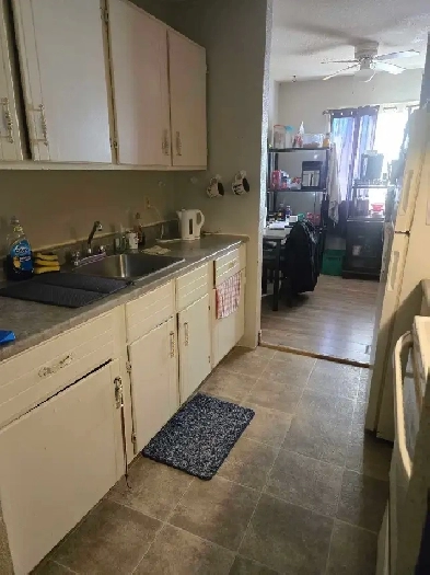 Room for rent. Image# 4