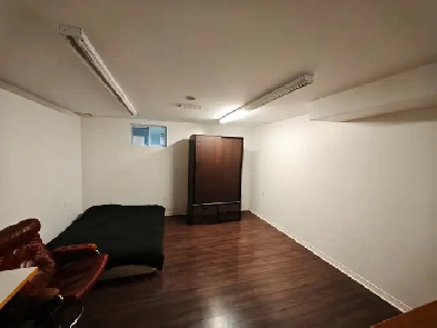 Big Furnished room near Royal York Subway Image# 1