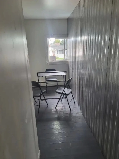 Car Sales Office/Lot  For Rent- West Niagara/Beamsville