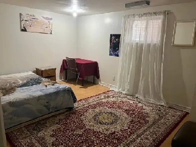 BRIGHT VERY LARGE ROOM NORTH YORK BATHURST AND STEELES NEAR BUS Image# 1