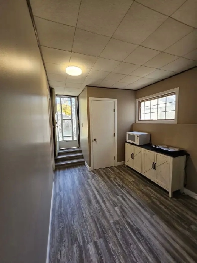 Large Basement Suite Near University of Calgary Image# 1